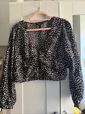 Brave Soul Black White V-Neck Ruffle Long-Sleeve Blouse